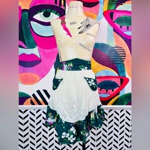 VTG 1960s Floral Green + White Apron